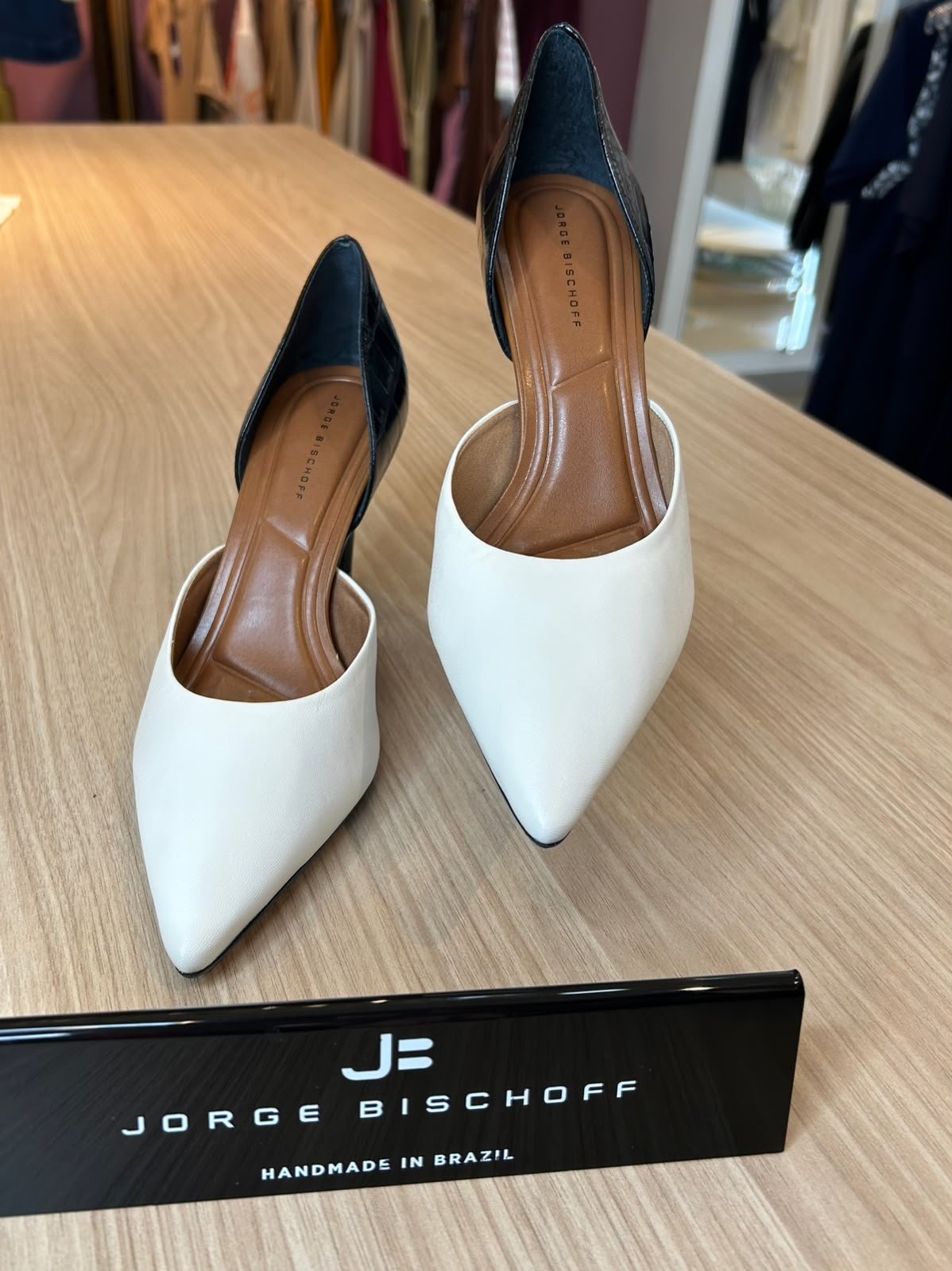 SCARPIN JORGE BISCHOFF- 38 PRETO E BRANCO J18134020001