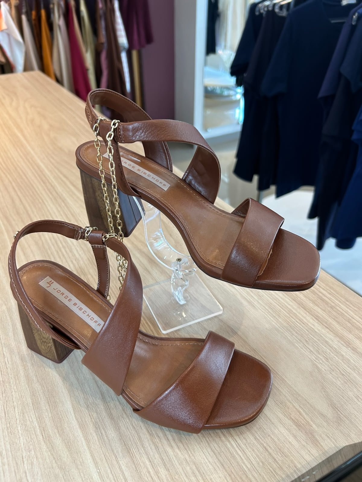 SANDALIA JORGE BISCHOFF MARRON /36 J13463051001